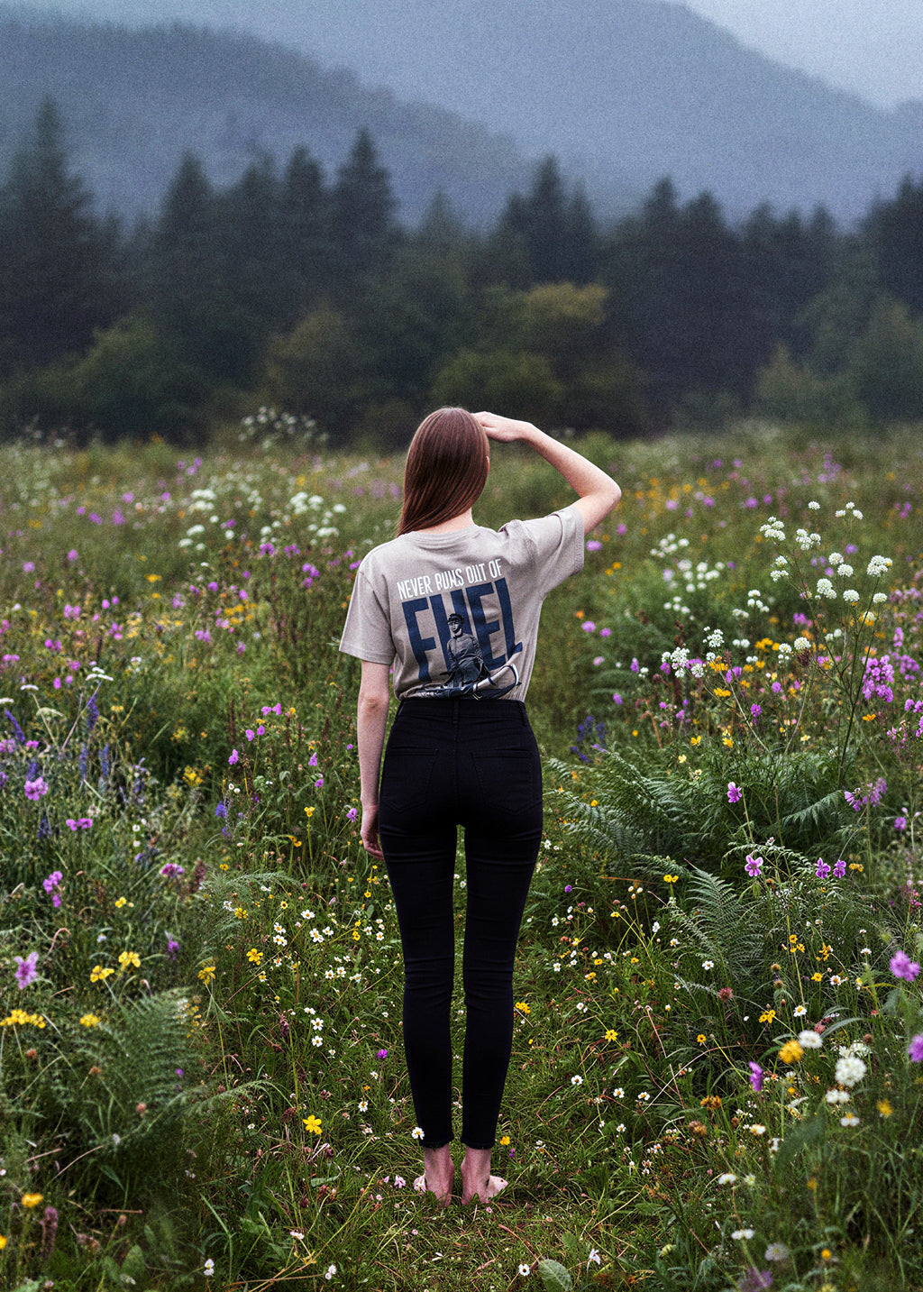 Camiseta NEVER RUNS OUT OF FUEL