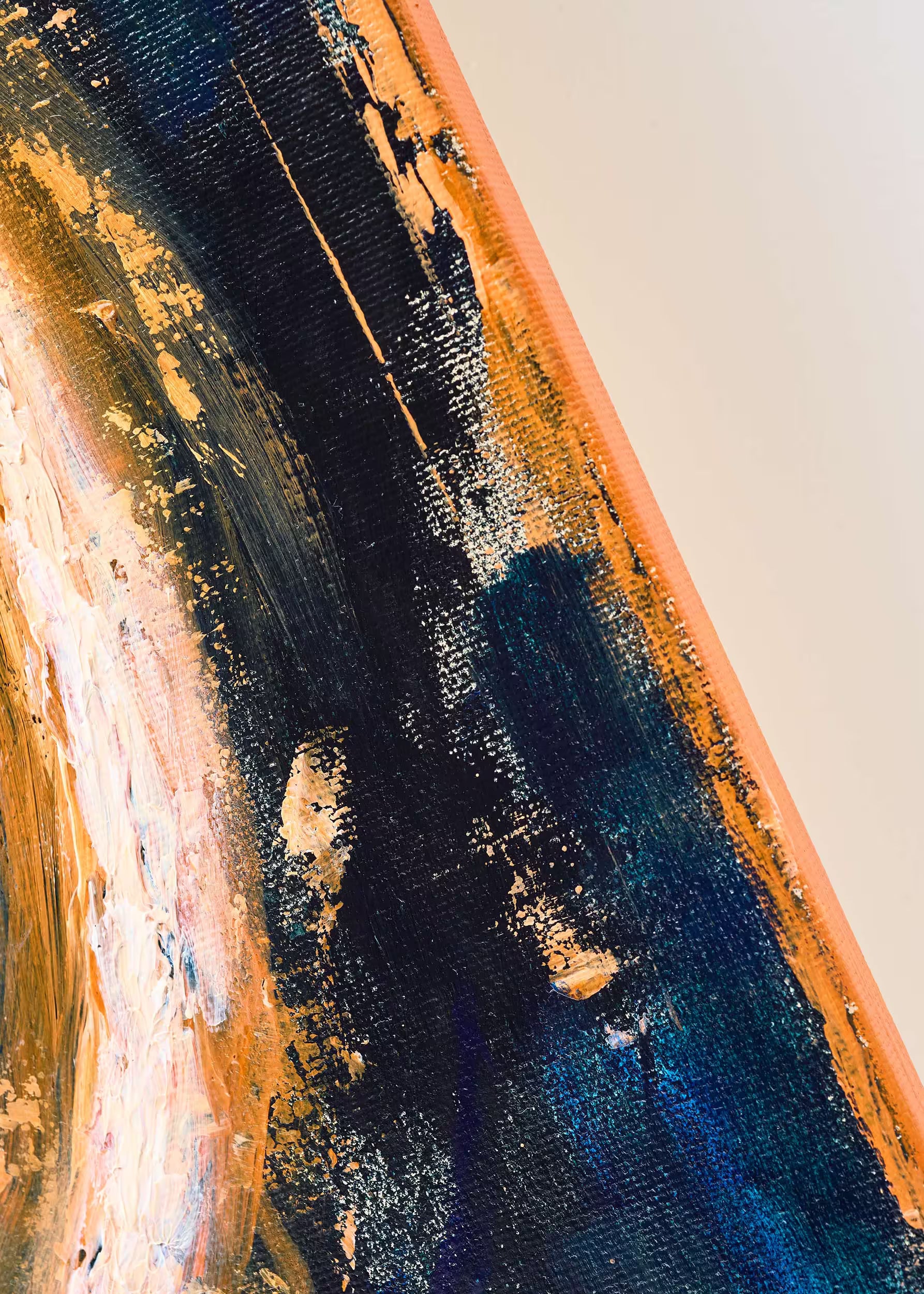 Primer plano de la curva de la sonrisa — impasto acrílico y óleo, pintura original Smiley Crystal Peppers